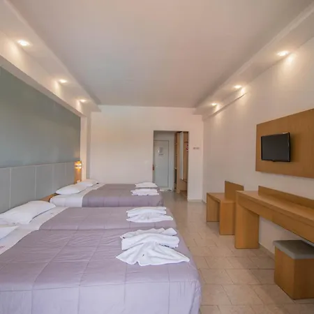 Denny's Otel 3*